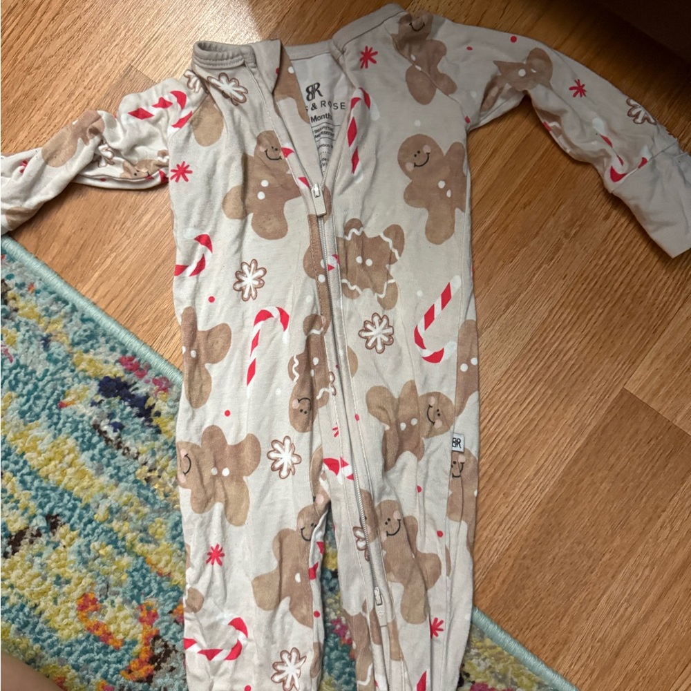 Bums and roses bamboo Gingerbread/Candy Cane Kids Footie pajamas 3-6 months